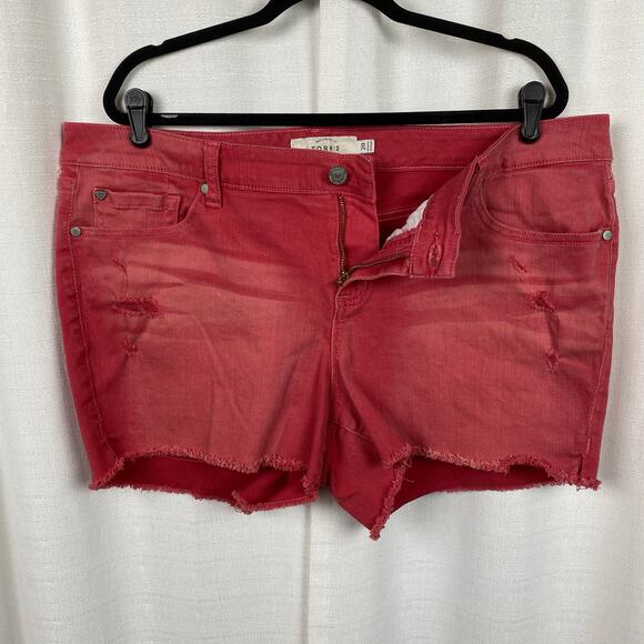 Torrid Red Wash Distressed Denim Shorts Sz.20W - Picture 3 of 9